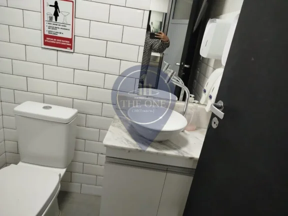 Imagem Locação de Sala Comercial de Alto Padrão no Jardim Europa, São Paulo-SP: 8 salas, 4 banheiros, 338m².