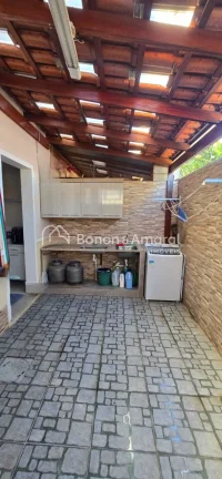 Imagem Características do Imóvel:

3 Dormitórios: Sendo 1 suíte com closet
Banheiros: 2 banheiros com a...