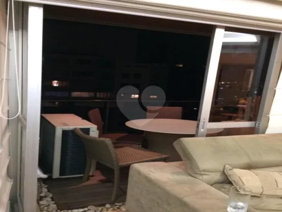Imagem Apartamento à venda com 4 quartos, sendo 2 suítes, no condomínio Quinta de Bragança, São Paulo - SP