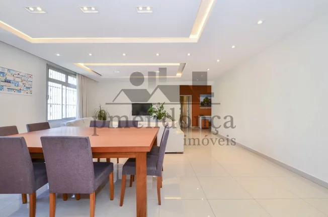 Imagem Apartamento encantador à venda em Higienópolis, com 3 quartos ( 1 suíte ) e 1 vaga, 191m²