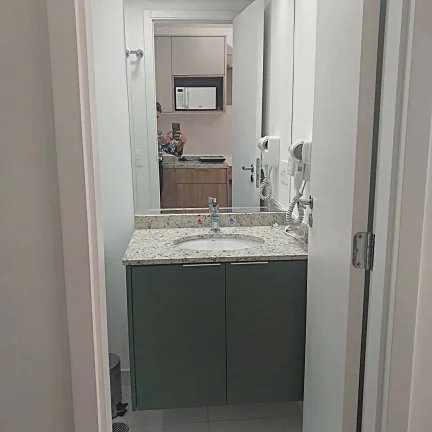 Imagem Apartamento Mobiliado Paraíso - 25M², 1 Dorm, Varanda Envidraçada.