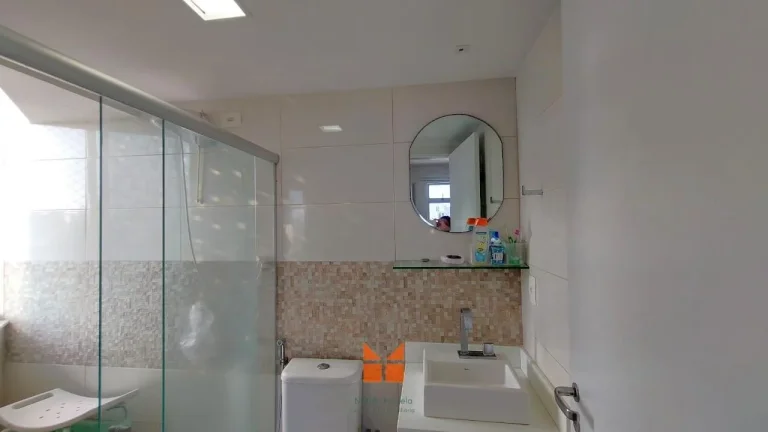Imagem Lindo e reformado apartamento com 213m2 no Espinheiro!