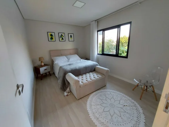 Imagem Casa Sobrado semimobiliada com 3 dormitórios sendo 1 suíte e 2 vagas, Pirabeiraba, Joinville/SC