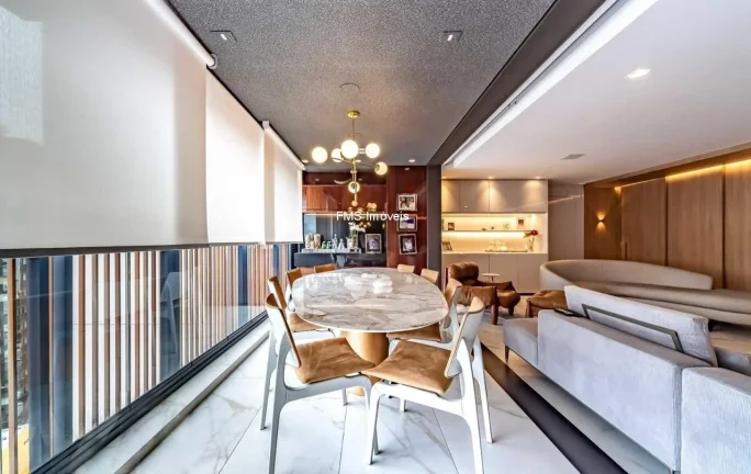 Imagem Apartamento de luxo em Moema: 3 quartos, 3 suítes, 1 sala, 2 vagas de garagem e 149,00m² de área - São Paulo-SP.