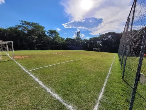 Imagem Casa à Venda com 450m², 3 dormitórios, 3 suítes, 1 sala e 4 vagas!!!