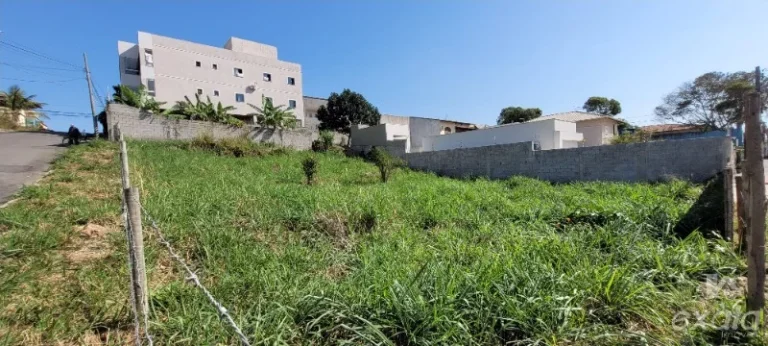 Imagem lote em jacaraipe, bairro castelandia, de esquina medindo 10x30, escriturado e registrado, pronto pra financiamento ou pagamento a vista