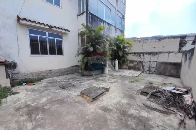 Imagem Apartamento tipo casa em Cascadura , 3 quartos, 2 banheiros e 3 quintais!!