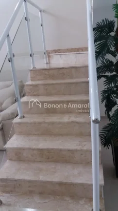 Imagem Este sobrado de 180m² de construção e 300m² de terreno oferece todo o conforto e espaço que sua...