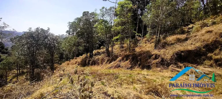 Imagem Terreno à venda no Bairro dos Venâncios, junto à Pedra do Barnabé