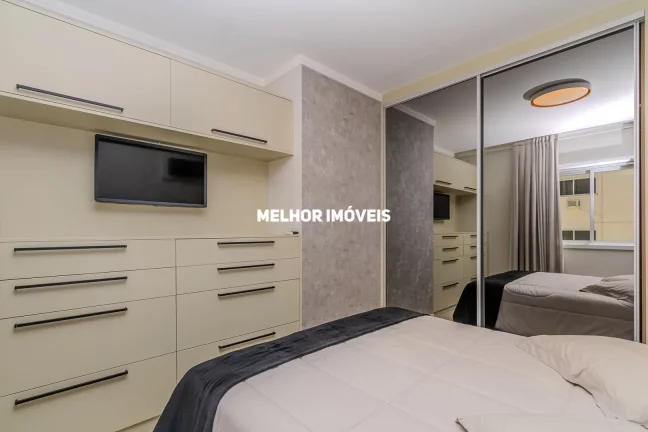 Imagem Apartamento com 3 dormitórios e 2 Vagas de garagem no centro de Balneário Camboriú.