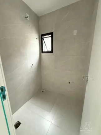 Imagem Casa Geminada nos Ingleses com 3 dormitórios, sendo 1 suíte