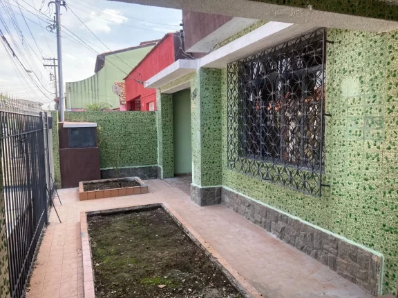 Imagem Casa com 3 dormitórios à venda, 204 m² por R$ 800.000,00 - Vila Jau - Poá/SP