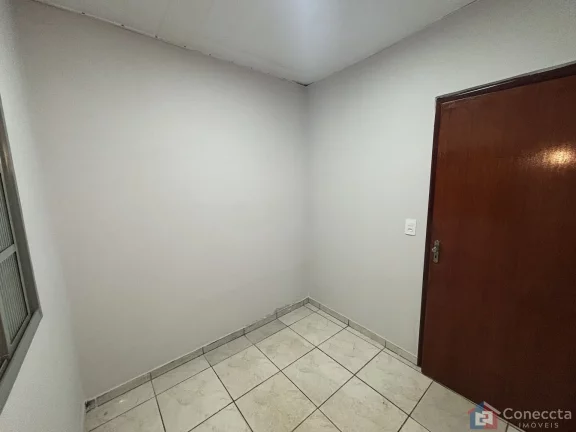 Imagem Casa para Locação no Santa Terezinha em Patos de Minas – 3 Quartos, Suíte e Garagem