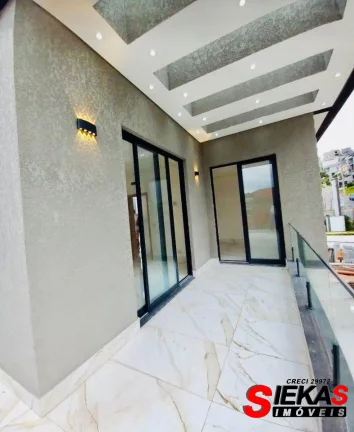 Imagem Casa de luxo em condomínio à venda em Mogi das Cruzes: 4 quartos, 1 suíte, 3 salas, 4 banheiros, 3 vagas, 300m².