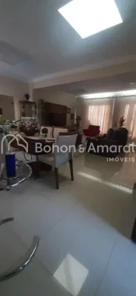 Imagem Excelente casa à venda, com 230m² de área construída no Parque Taquaral, em Campinas. Contendo 3...