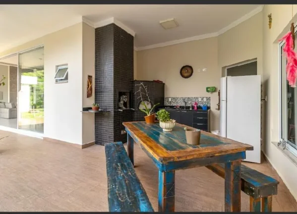 Imagem Casa em Condomínio de Luxo em Sorocaba-SP, Bairro Caguassu: 3 Quartos, 3 Suítes, 4 Salas, 5 Banheiros, 4 Vagas, 285m²!
