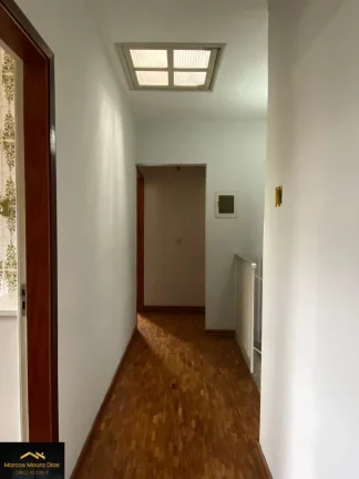 Imagem Sobrado no Sumaré, 4 dormitórios ( 1 Suíte), 3 vagas de garagem com portão automático, Churrasqueira. Região da Avenida Pompeia