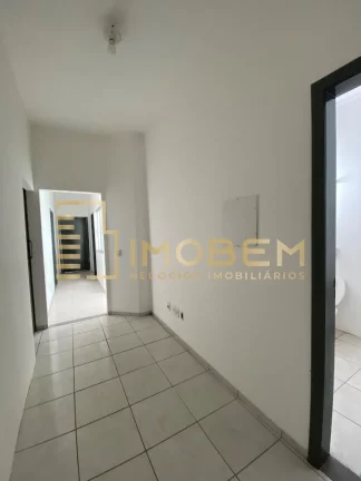 Imagem Casa Comercial de Alto Padrão para Locação em Sinop-MT - Setor Comercial 6 salas, 3 banheiros, 4 vagas de garagem 217m².