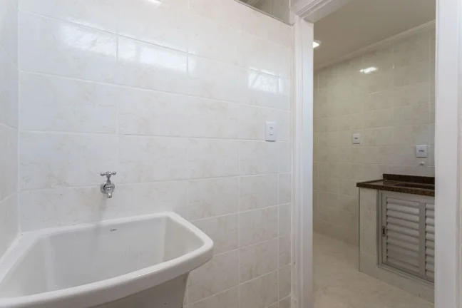 Imagem Apartamento 57M² Reformado, 1Q, 1 Banheiro, 1 Vaga, Piscina, Churrasqueira, Academia, Piscina Aquecida, Salão de Festas e Jogos, Quadra, Playground.