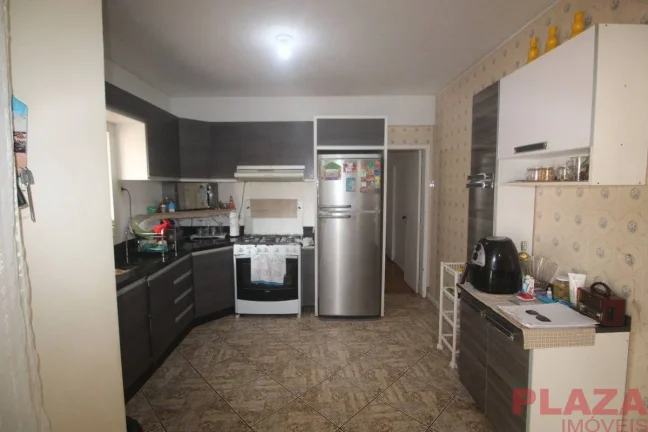 Imagem Casa no Centro | 9 Dormitórios | 4 Vagas | 300m² de Terreno | Permuta Menor | Balneário Camboriú – SC
