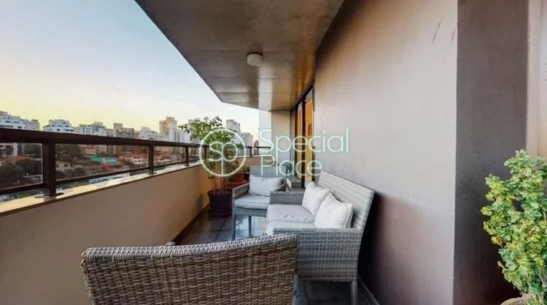 Imagem Lindo apartamento em Higienópolis com 390m² de área privativa, 4 dormitórios ( 2 suítes ) e 4 v...