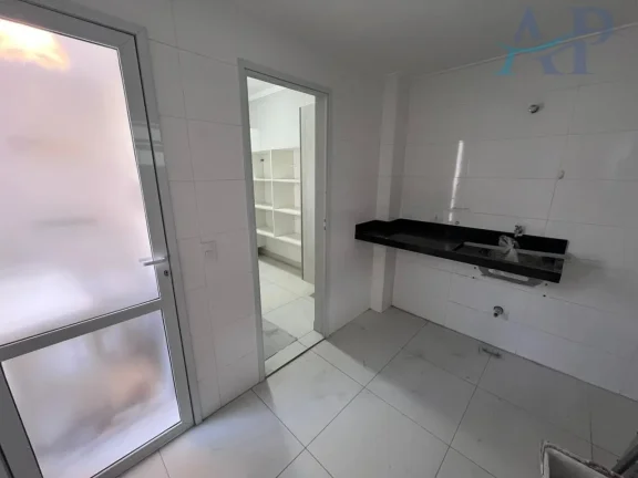 Imagem Apartamento no Canto do Forte em Praia Grande com 4 Dormitórios