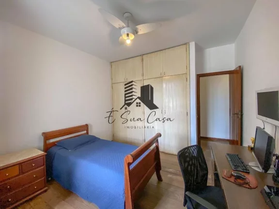 Imagem Casa de 5 Quartos no Bairro Bandeirantes