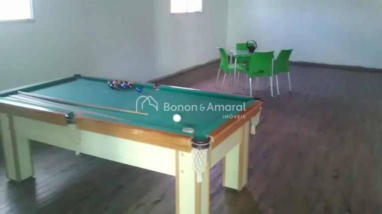 Imagem Esta encantadora chácara oferece três suítes espaçosas, todas com banheiro privativo. A cozinha ...