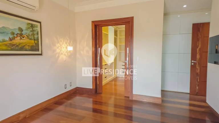 Imagem Mansão de luxo no Condomínio Terras de Santa cruz!