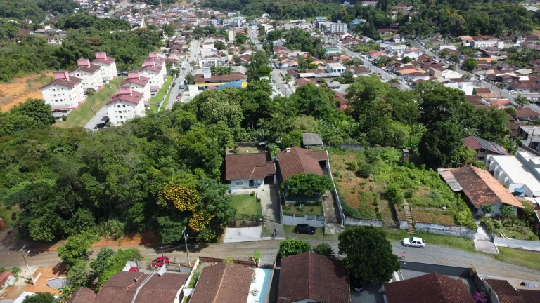 Imagem Terreno à venda em Joinville, Aceita Permuta