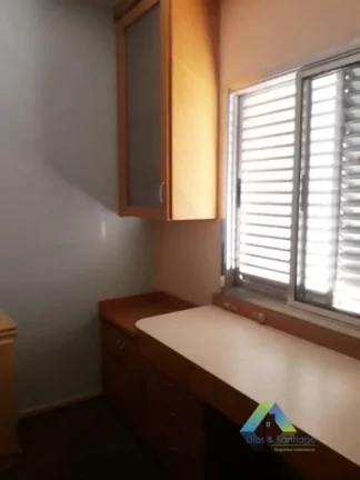 Imagem Lindo sobrado com 4 dormitórios com 3 vagas de garagem com localização privilegiada.