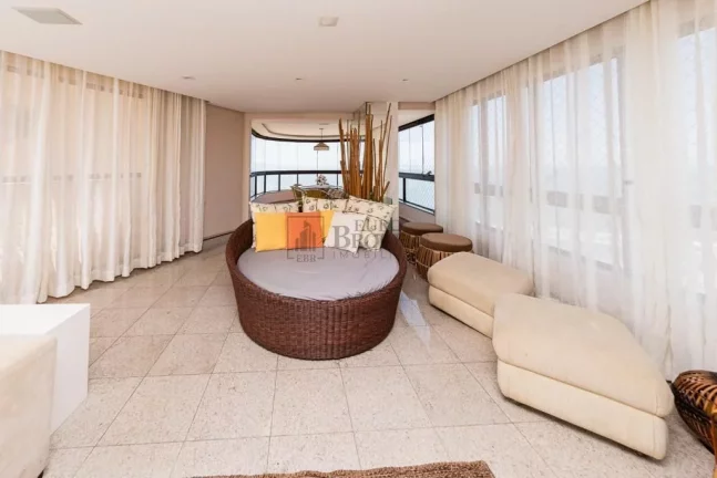Imagem Apartamento Frente Mar com 4 dormitórios à venda no Centro de Balneário Camboriú