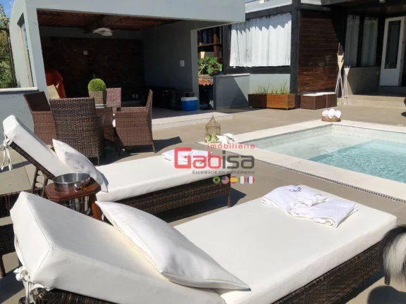 Imagem Casa com 4 dormitórios à venda, 310 m² por R$ 2.200.000,00 - Loteamento Portal da Ferradura - Armação dos Búzios/RJ