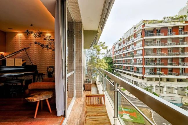 Imagem Apartamento à venda na Lagoa, 150m2, 2vgs, 3 quartos, na Alexandre Ferreira