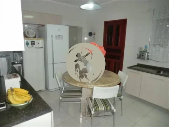 Imagem OPORTUNIDADE! CASA TÉRREA TOTALMENTE REFORMADA, MODERNIZADA, REPLETADE ARMÁRIOS EMBUTIDOS NOVOS, T...