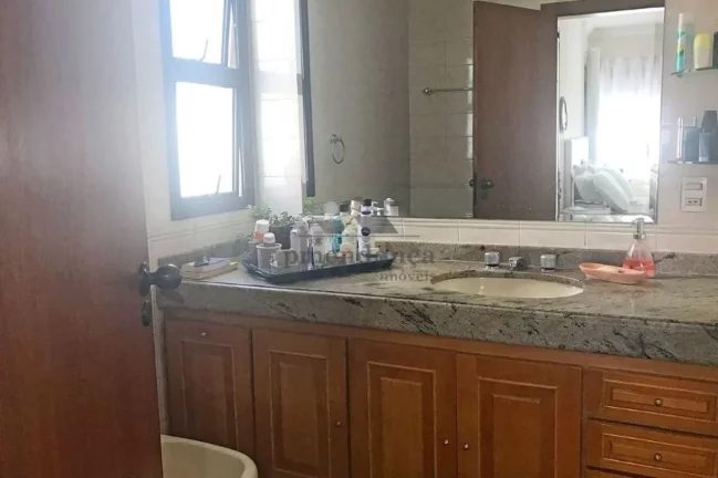 Imagem Apartamento à venda na Rua Rodésia com 3 suítes e 3 vagas, 172m²