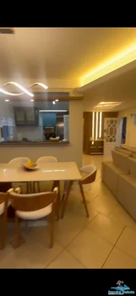 Imagem Amplo apartamento à 30 metros da praia