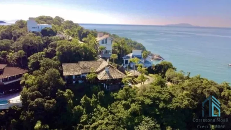 Imagem Casa em condomínio, 05 quartos c/suítes, em Governador Celso Ramos SC