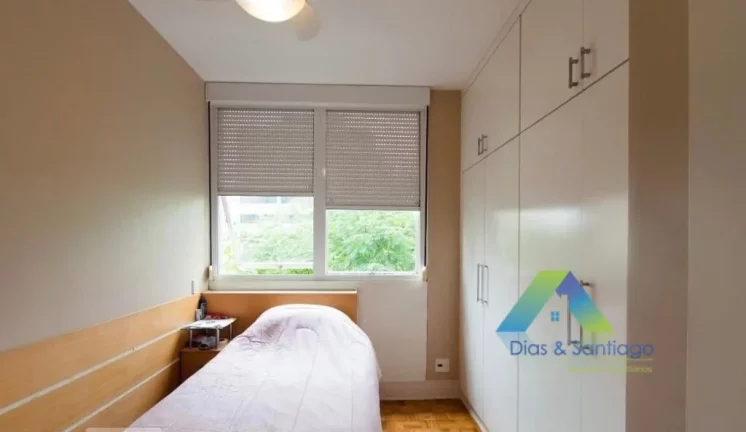 Imagem CERQUEIRA CESAR Apartamento 238M², 4 dormitórios, 2 vagas, a 3 minutos da estação do metro Consolação ótima localização e valor !!!