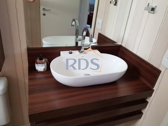 Imagem Vende apartamento de 120m² com 3 dormitórios com duas vagas de garagem em condomínio Clube na Vila Sofia, ao lado da Chácara Flora