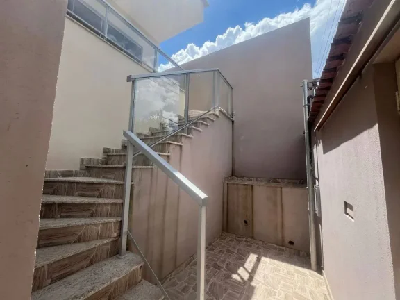 Imagem Casa a Venda Com Conforto e Tranquilidade em Campolide – Vista Privilegiada!