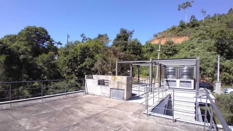 Imagem Casa em Condomínio para Venda em Teresópolis / RJ no bairro Vargem Grande