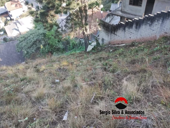 Imagem Terreno a Venda na Região do Jardim Sumaré em Campos do Jordão - SP.