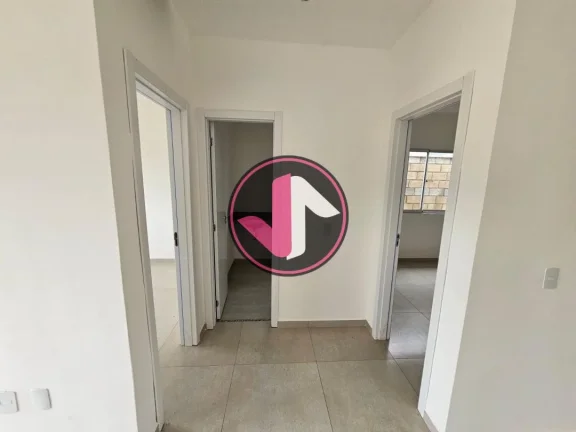 Imagem Em busca de um lar completo e cheio de comodidades? Essa casa de condomínio em Petrópolis, Várzea...