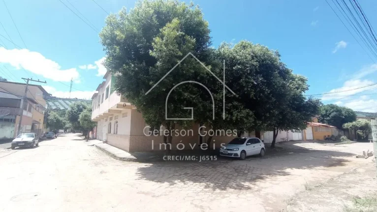 Imagem Prédio à venda - Com 06 Apartamentos - Vila Nova - Mantena - MG