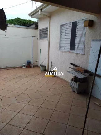 Imagem Casa com 3 dormitórios à venda, 198 m² por R$ 550.000,00 - Vila Aparecida - Rio Claro/SP
