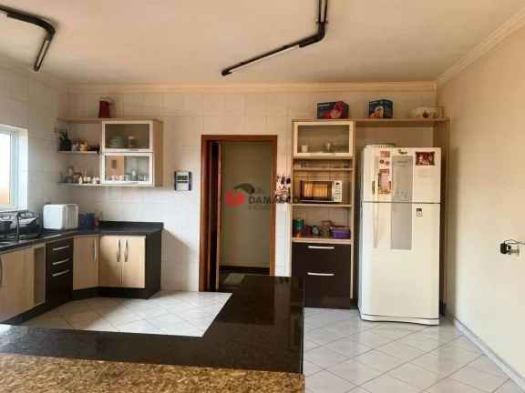 Imagem Incrível Sobrado à venda com 3 suítes e 5 vagas de garagem, Bairro Olímpico, São Caetano do Sul, SP