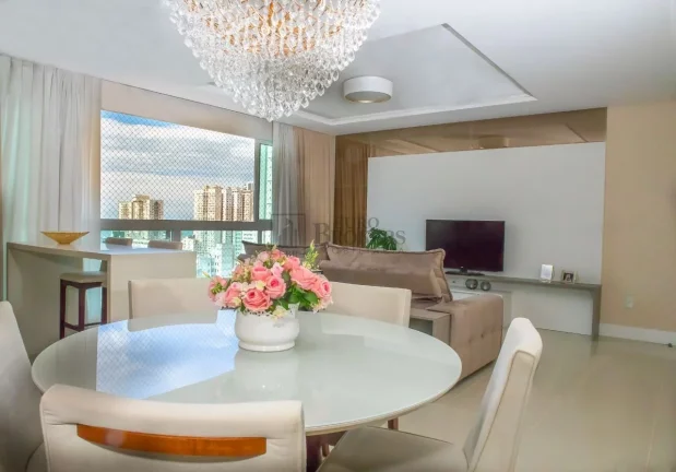 Imagem Apartamento Vista Mar com 4 dormitórios à venda no Centro de Balneário Camboriú/