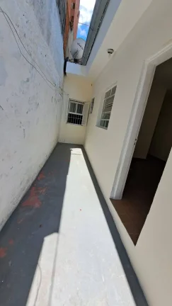 Imagem Casa 1 Dormitório • Cozinha • 1 Vaga de Garagem