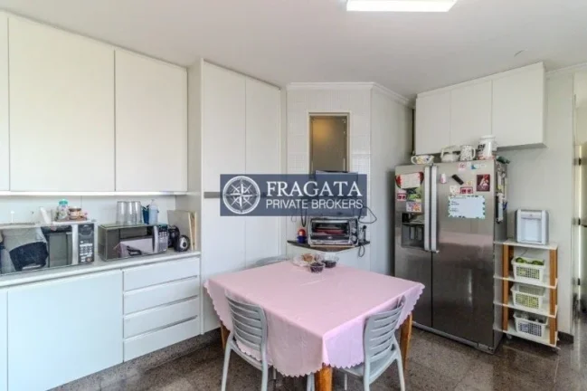Imagem Cobertura Triplex Higienópolis - 337M², 4 Dorms, 1 Suíte, 3 Vagas, Armários, Despensa, Lavabo.